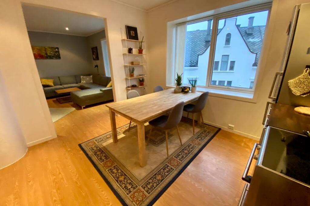 Nice&central apartment in quiet area Ålesund Exterior foto